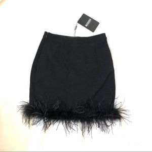 Black feather-hem skirt